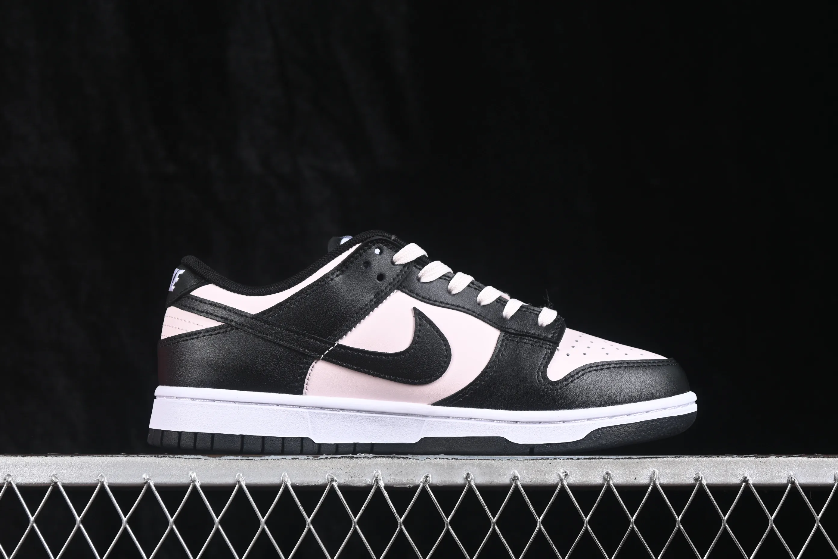 All categories Nk SB Dunk Series Nk SB Dunk Low High-end customized low-top sneakers Nike SB Dunk Low black pink low-top casual sneakers DD1391-100